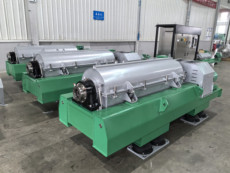 20251104Sludgedewateringcentrifuge